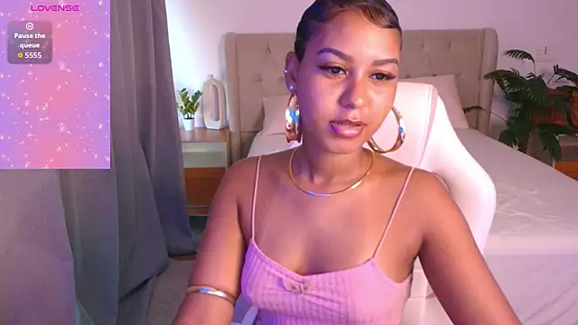 Susan Backer online show from 26, 4, 2026