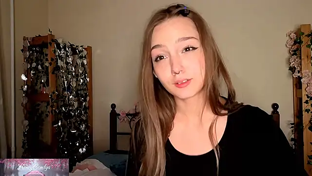 HoneyComfy online show from 11, 5, 2026