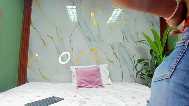 Amanda Rossi online show from 17, 3, 2026