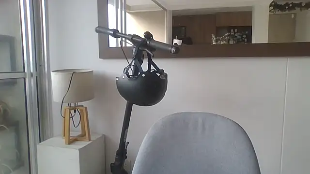 Amanda Rossi online show from 8, 4, 2026