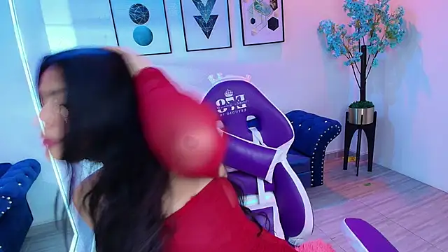 Maddie T18 online show from 18, 4, 2026