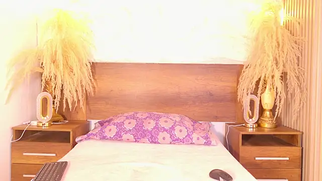 mollyjackson  online show from 19, 4, 2026