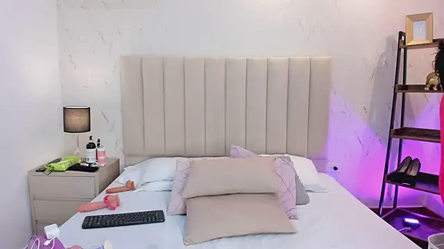 ViolettaRousee  online show from 22, 7, 2026