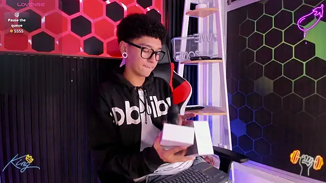 David Banks  online show from 18, 4, 2026