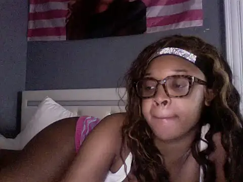 Snapshot of LuckyTonightx chatting on 26, 5, 2026 LuckyTonightx online show from 26, 5, 2026