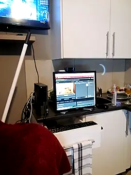 LADY-NESH online show from 7, 4, 2026