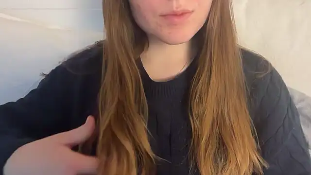 Snapshot of Lucyschickt chatting on 8, 5, 2026 Lucyschickt online show from 8, 5, 2026