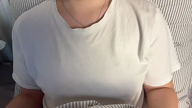 Lucyschickt online show from 19, 6, 2026