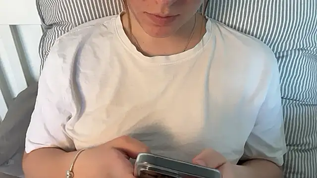 Lucyschickt online show from 25, 6, 2026