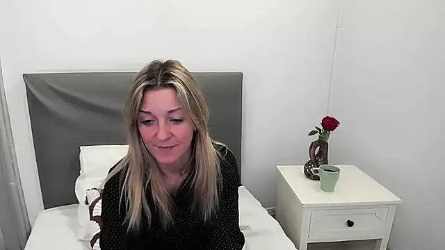 MileyXStar online show from 4, 2, 2026