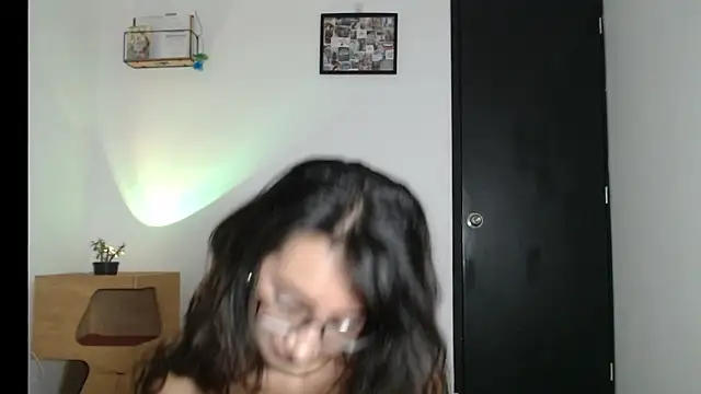 elizabethruss1 online show from 16, 5, 2026