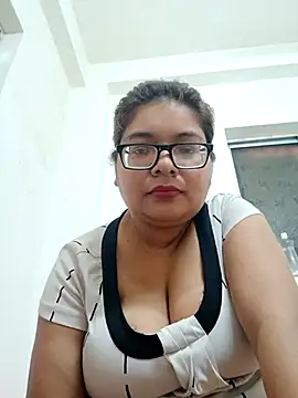 Elie Hallway online show from 23, 4, 2026