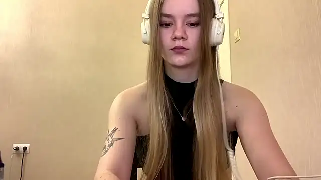 AgnesShy  online show from 4, 3, 2026