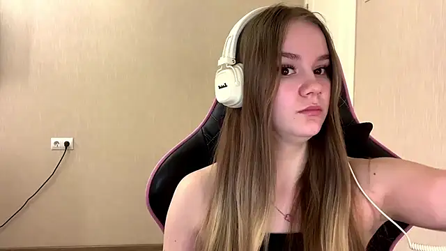 AgnesShy  online show from 11, 3, 2026