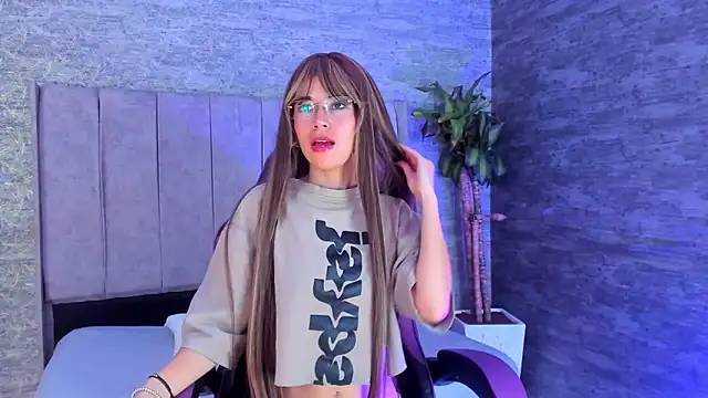 IsabellaRossi  online show from 2, 2, 2026