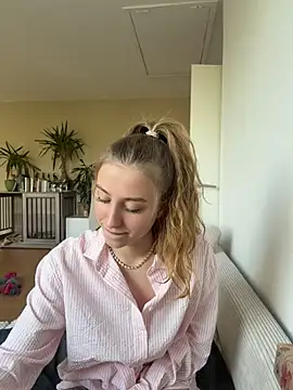 romyxxs online show from 23, 4, 2026