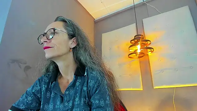 laurasofia45 online show from 9, 2, 2026