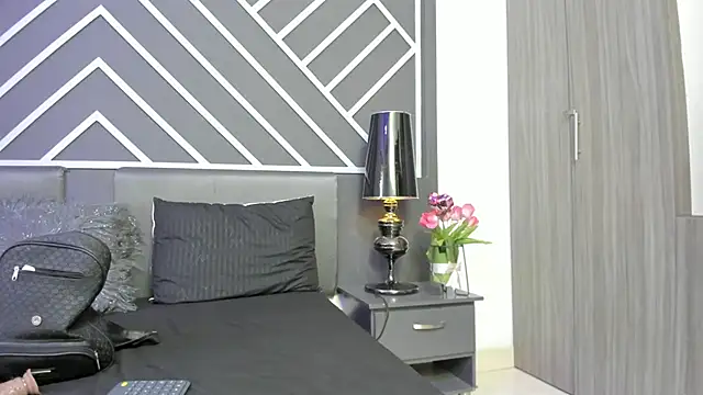 Jessica Boyer online show from 24, 4, 2026