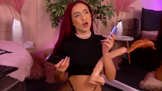 CrystalRedd online show from 3, 2, 2026