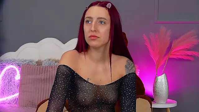 CrystalRedd online show from 23, 4, 2026