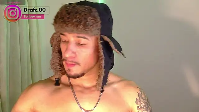 Snapshot of rafael_stone11 chatting on 27, 5, 2026 rafael stone11 online show from 27, 5, 2026