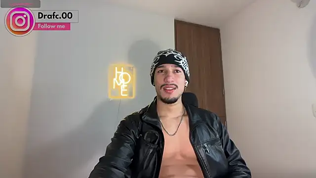 Snapshot of rafael_stone11 chatting on 3, 6, 2026 rafael stone11 online show from 3, 6, 2026