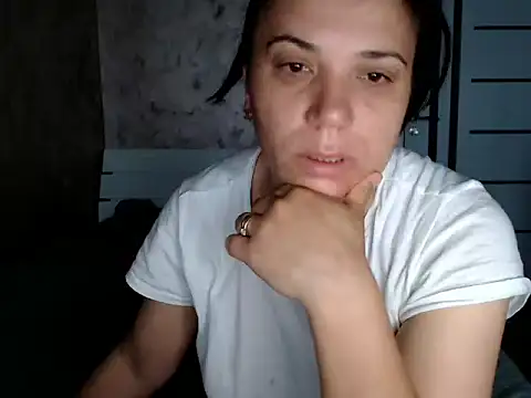 Snapshot of LorraGrey chatting on 9, 5, 2026 LorraGrey online show from 9, 5, 2026