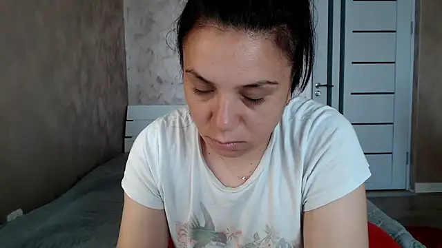 Snapshot of LorraGrey chatting on 9, 6, 2026 LorraGrey online show from 9, 6, 2026