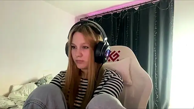 axin burnell online show from 23, 4, 2026