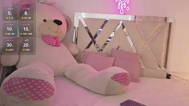 MILAH TAY online show from 27, 4, 2026