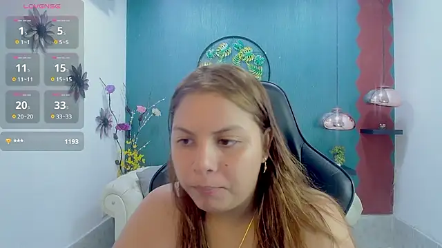 Snapshot of mariana_blondee chatting on 4, 3, 2026 mariana blondee online show from 4, 3, 2026