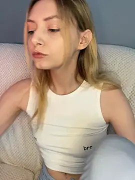 Snapshot of Leecey chatting on 21, 2, 2026 Leecey online show from 21, 2, 2026