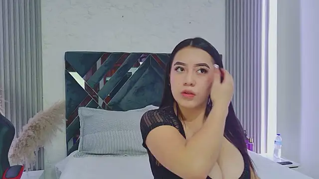 AmyTorres  online show from 22, 4, 2026