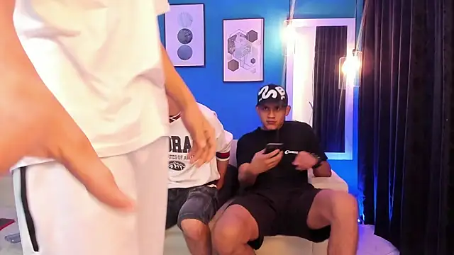 KingOfHeavens 2 online show from 7, 2, 2026