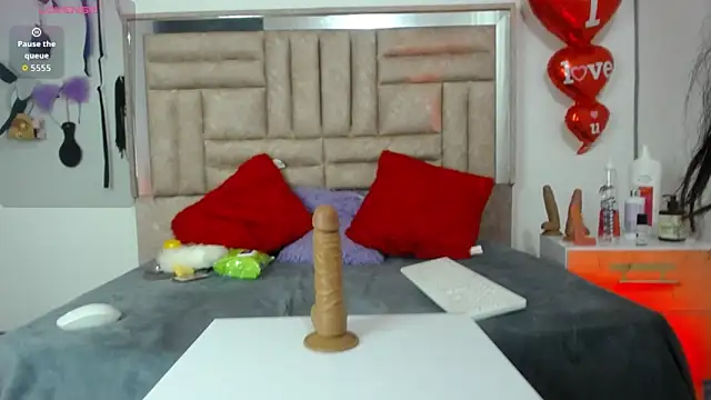 Snapshot of Bombom_Lux chatting on 10, 3, 2026 Bombom Lux online show from 10, 3, 2026