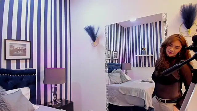 TherezaLarson online show from 27, 4, 2026