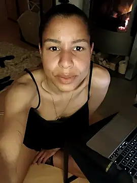 YaraEstelle online show from 19, 3, 2026