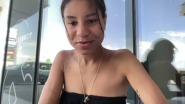 Snapshot of YaraEstelle chatting on 24, 5, 2026 YaraEstelle online show from 24, 5, 2026