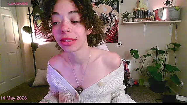 Snapshot of gunzinrose chatting on 14, 5, 2026 gunzinrose online show from 14, 5, 2026