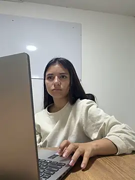 LiaJohnnson  online show from 30, 4, 2026