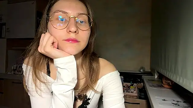 Miaaa Moon online show from 30, 4, 2026