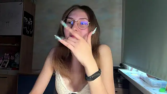 Snapshot of Miaaa_Moon chatting on 9, 6, 2026 Miaaa Moon online show from 9, 6, 2026