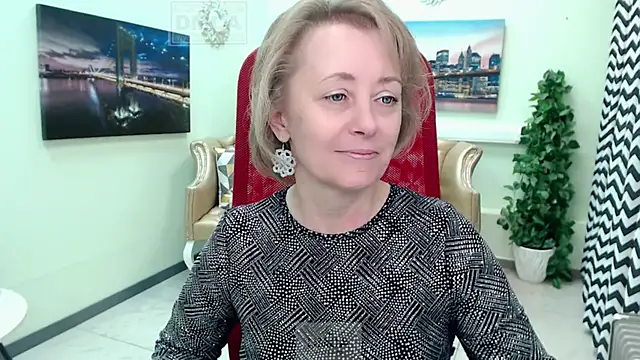 MONA W online show from 25, 4, 2026