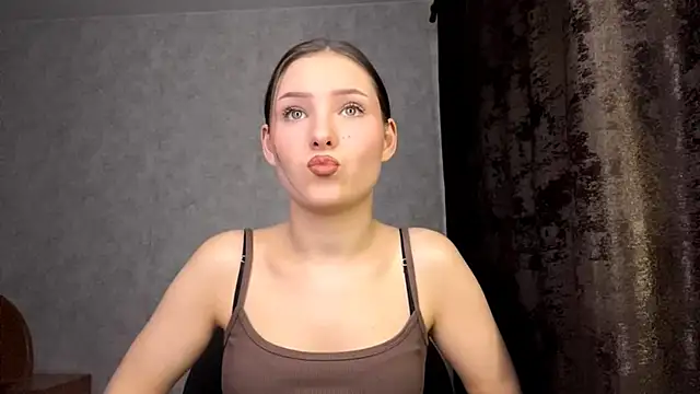 Snapshot of FoxieFlare chatting on 10, 2, 2026 FoxieFlare online show from 10, 2, 2026