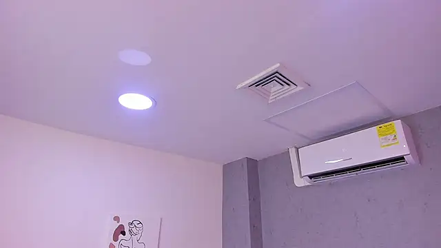 lil miia online show from 18, 4, 2026