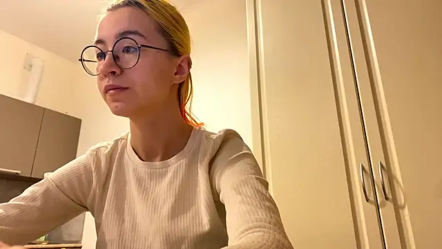 EmilyHein online show from 5, 3, 2026