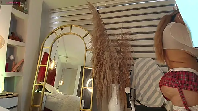 NahomiRoss online show from 18, 4, 2026