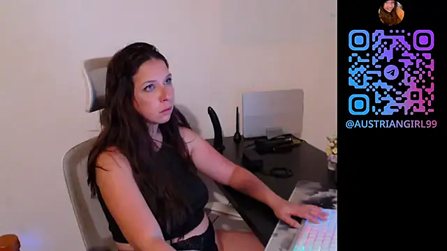 AustrianGirl99AtWork online show from 26, 4, 2026
