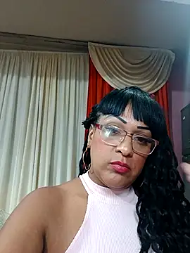 Snapshot of SabrinaColin chatting on 3, 3, 2026 SabrinaColin online show from 3, 3, 2026