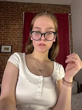 MyKittySayMeow online show from 3, 4, 2026